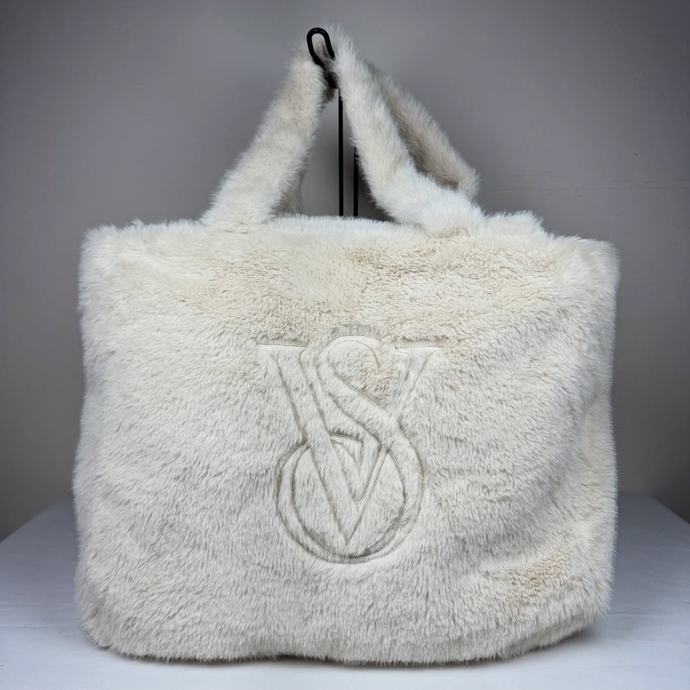 🆕️VS Faux Fur Tote Bag